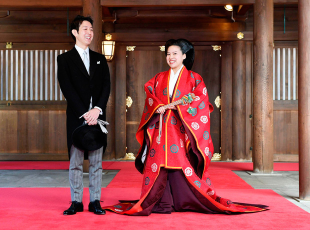 Ngắm đám cưới hoành tráng của loạt Công chúa Nhật gả đi trong vinh quang, chúc phúc: Nhìn sang Mako mà xót xa vì quá đỗi khác biệt! - Ảnh 3.