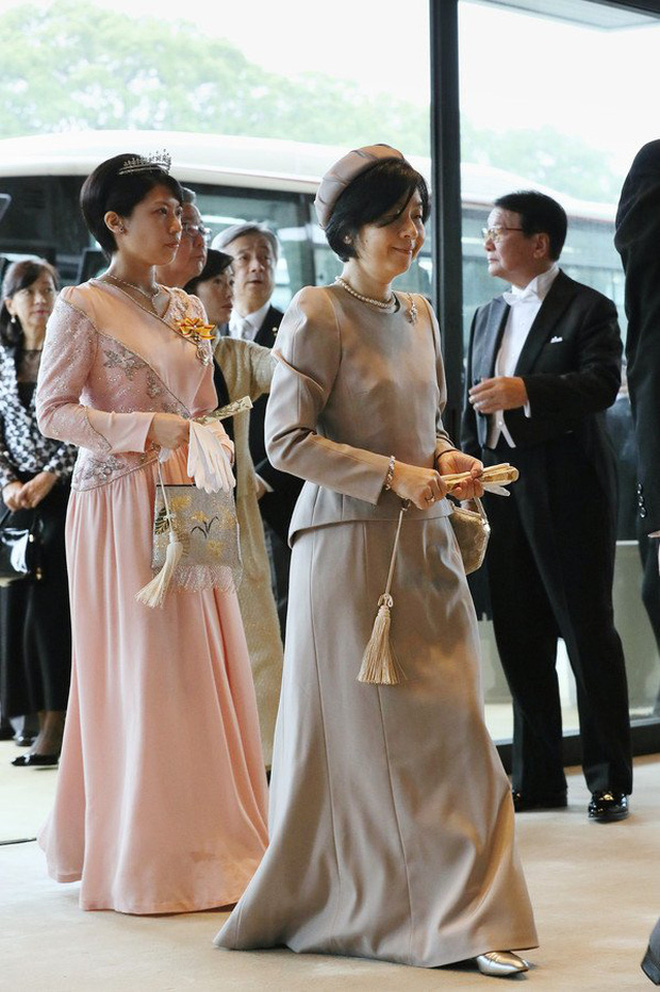Ngắm đám cưới hoành tráng của loạt Công chúa Nhật gả đi trong vinh quang, chúc phúc: Nhìn sang Mako mà xót xa vì quá đỗi khác biệt! - Ảnh 16.