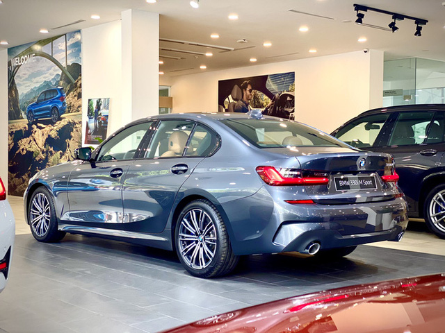 BMW 3-Series giảm giá kỷ lục 222 triệu đồng tại đại lý: Bản tiêu chuẩn chỉ hơn 1,6 tỷ đồng, quyết đấu Mercedes-Benz C-Class - Ảnh 10.