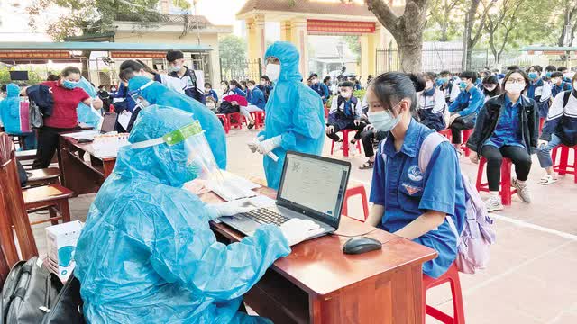 Ổ dịch COVID-19 mới ở Bắc Giang tiếp tục tăng, có nhiều công nhân nhiễm bệnh - Ảnh 2.