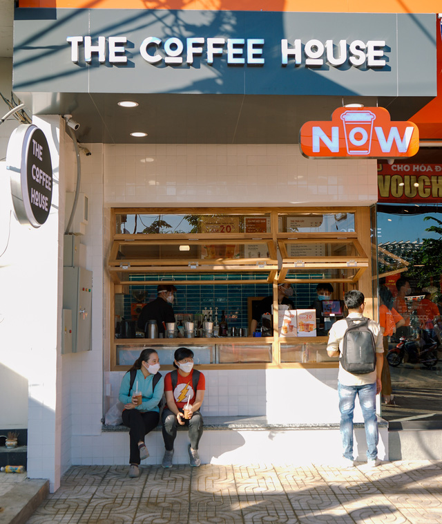 Hé lộ bước đi mới của The Coffee House: Mở kiosk TCH Now tích hợp vào cửa hàng tiện lợi, sẽ sắm thêm xe đẩy đưa thương hiệu đi khắp Việt Nam - Ảnh 2.