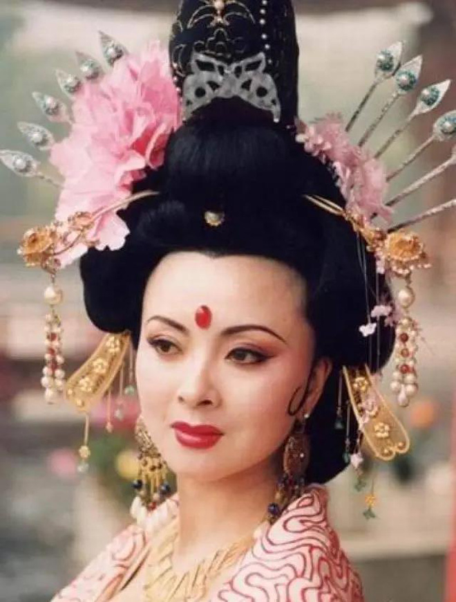 Cbiz nhận tin dữ: Dương Quý Phi đẹp nhất màn ảnh xứ Trung qua đời, nhan sắc kinh diễm thuở sinh thời khiến fan xót xa - Ảnh 2.