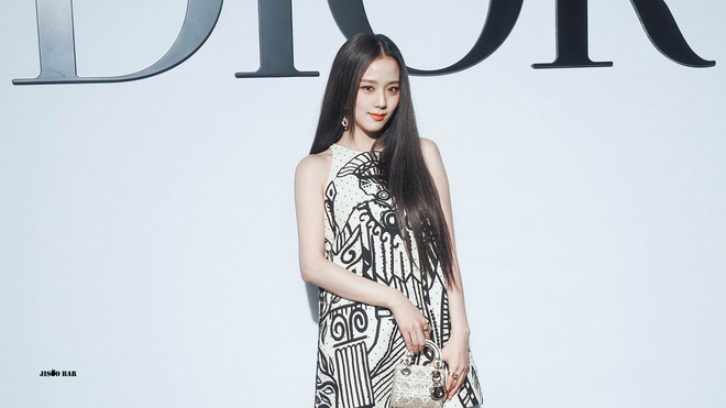 Rần rần clip CEO Dior tuyên bố chống lưng cho Jisoo nếu bị YG sa thải, nữ idol phản ứng ra sao trước kim chủ? - Ảnh 4.