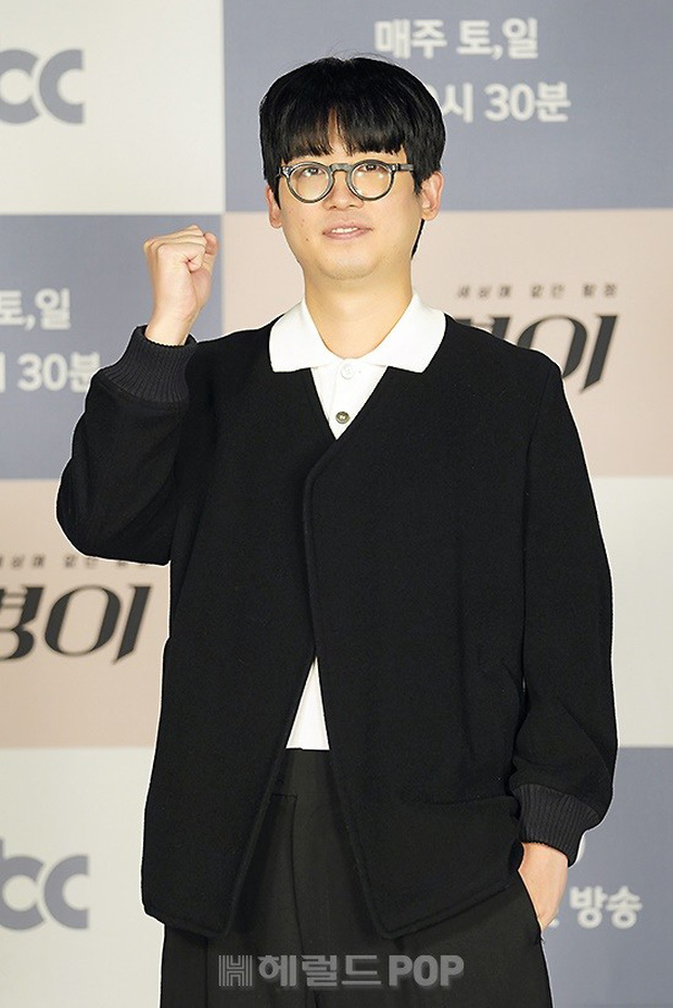 “Dae Jang Geum” Lee Young Ae lâu lắm mới dự sự kiện: Visual tuổi 50 của quốc bảo nhan sắc đè bẹp “vương hậu” khoe chân dài - Ảnh 8.
