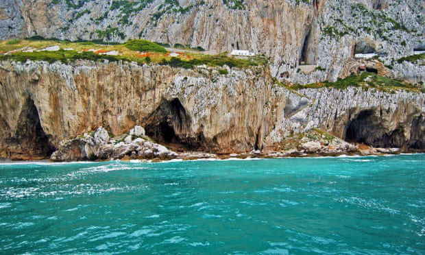 Khám phá hang động Gibraltar với nền văn hóa của người cổ đại Neanderthal - Ảnh 2.