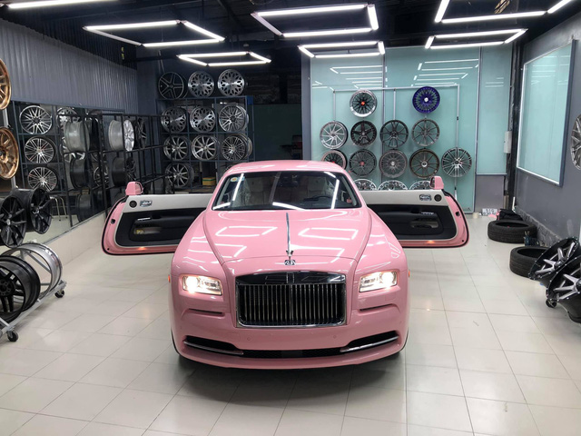 Khi streamer Nguyễn Phương Hằng khoe Rolls-Royce: Đây là xe Trung Quốc, đáng mấy tiền, quan trọng người lái có đẹp hay không thôi - Ảnh 4.