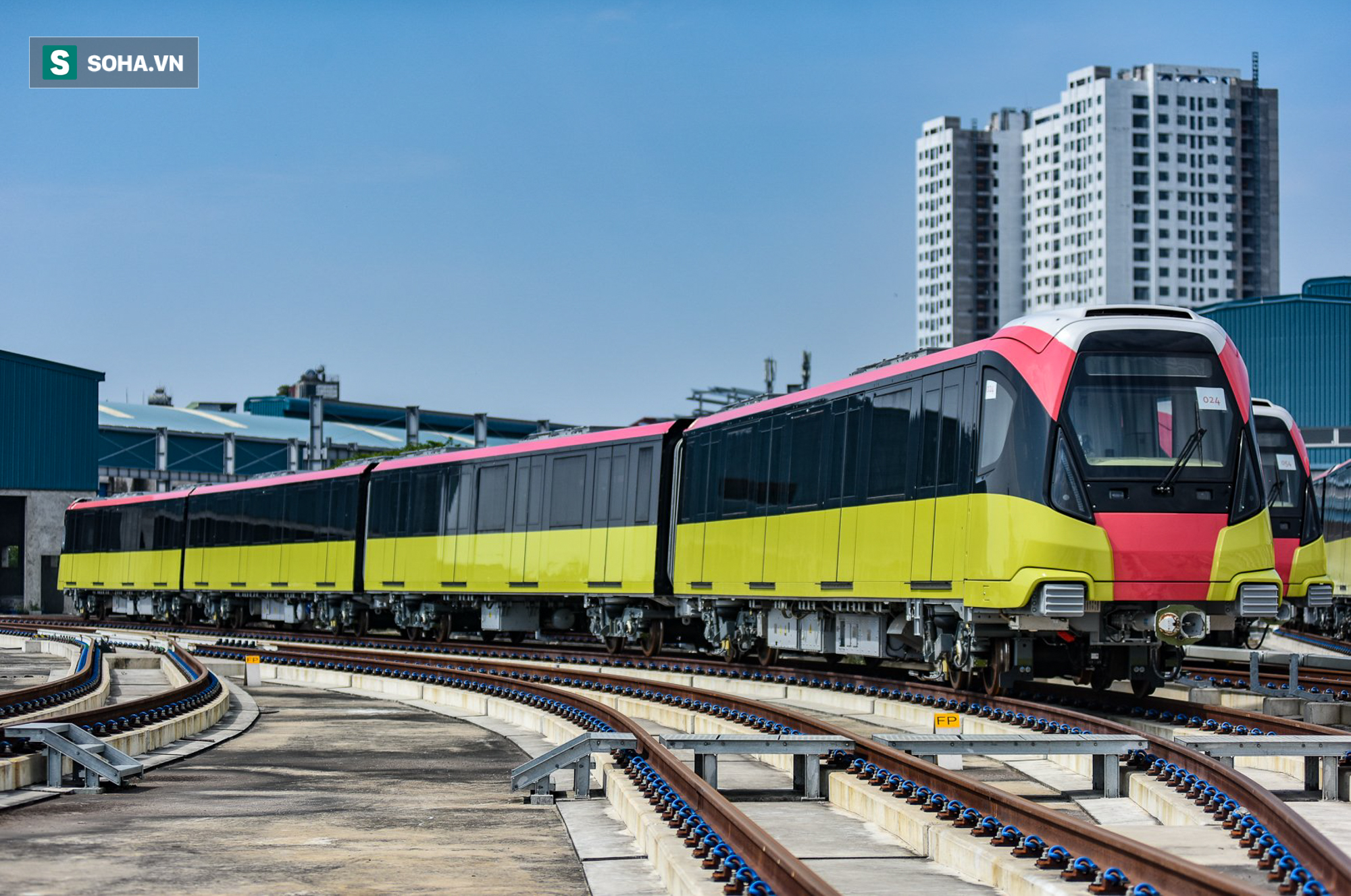 Hình ảnh mới, lạ mắt của tuyến Metro tỷ USD ở Thủ đô sắp chạy thử nghiệm đồng loạt - Ảnh 3.