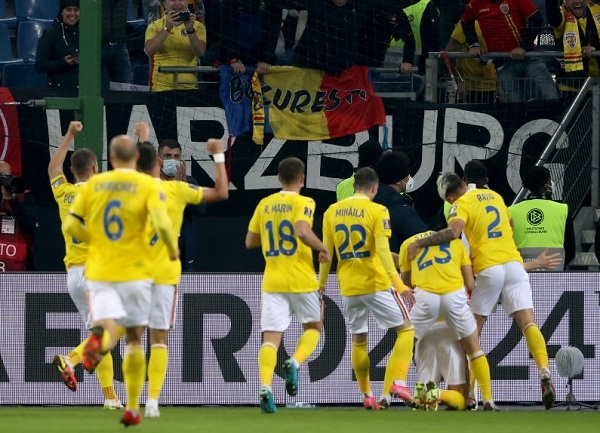 Ngược dòng hạ Romania, Đức tiến gần tấm vé World Cup - Ảnh 1.