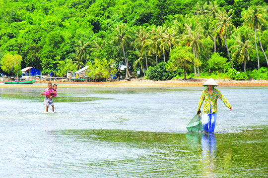 Đi bộ trên biển ở “Tiểu Hạ Long phương Nam” - Ảnh 5.