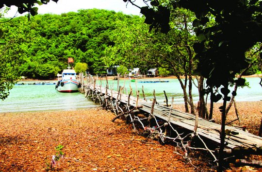 Đi bộ trên biển ở “Tiểu Hạ Long phương Nam” - Ảnh 6.