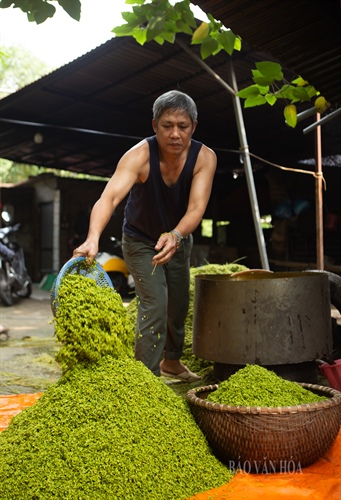 Cận cảnh quy trình làm ra thứ quà đến cùng mùa thu - Ảnh 5.