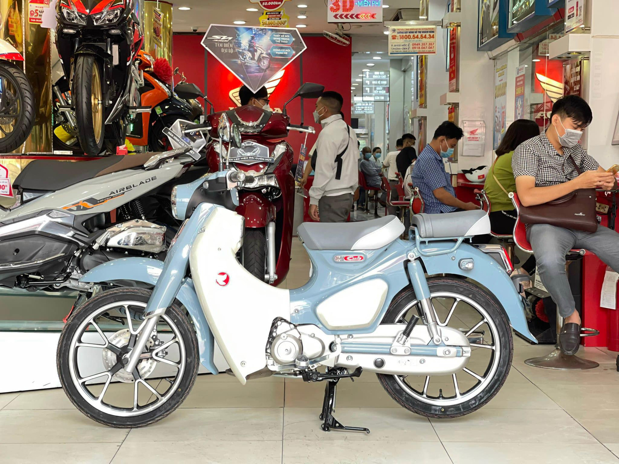 Xe máy Honda nhập Thái, tiết kiệm xăng 1,5 lít/100km vừa về đại lý: Đẹp xuất sắc? - Ảnh 7.