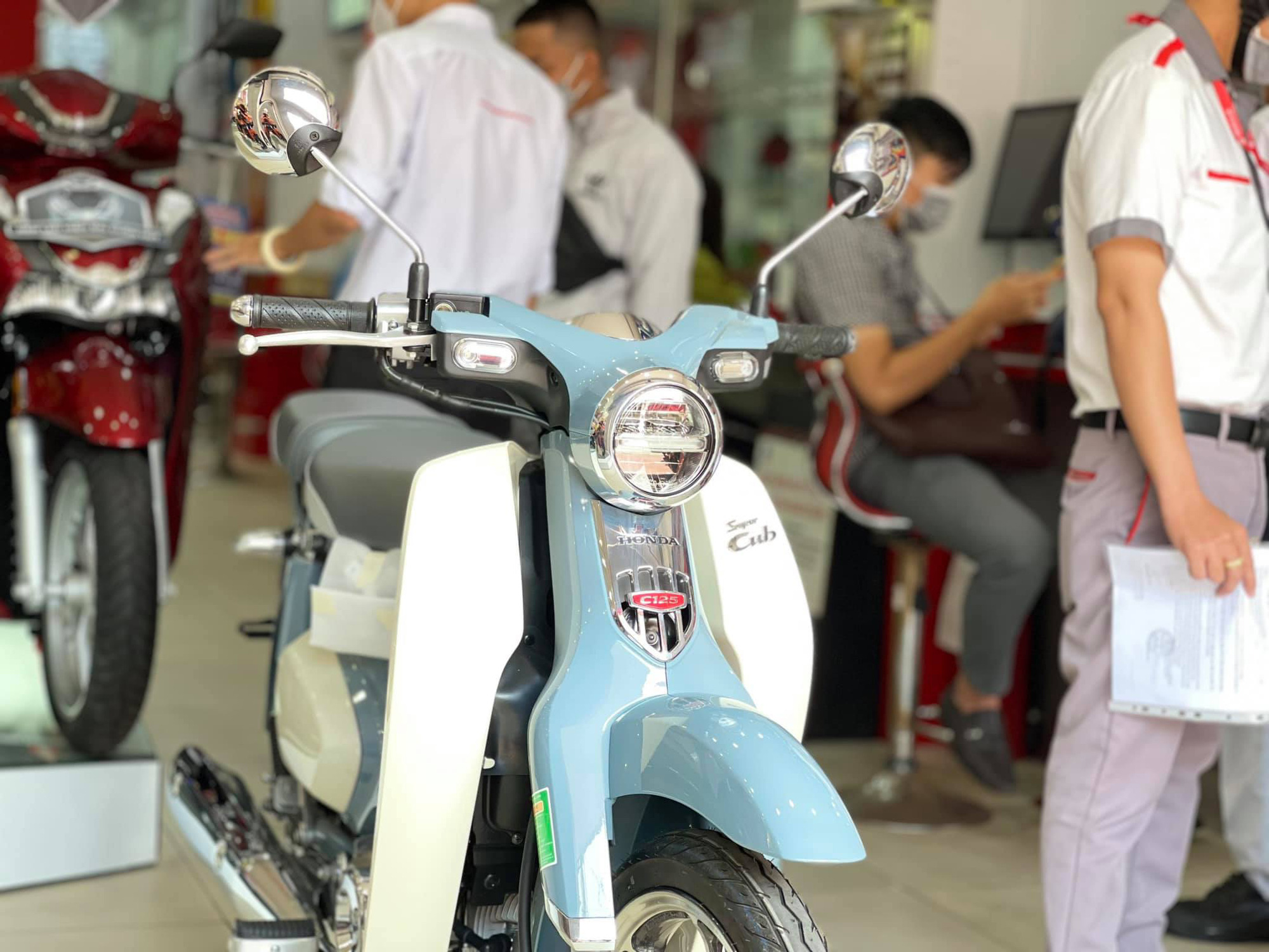 Xe máy Honda nhập Thái, tiết kiệm xăng 1,5 lít/100km vừa về đại lý: Đẹp xuất sắc? - Ảnh 4.