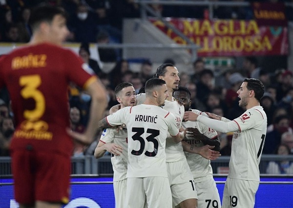 AS Roma 1-2 AC Milan: Mourinho bất lực trước Ibra - Ảnh 2.