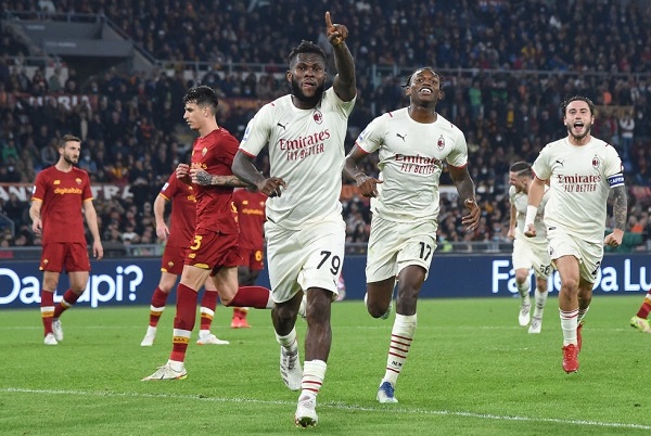 AS Roma 1-2 AC Milan: Mourinho bất lực trước Ibra - Ảnh 3.