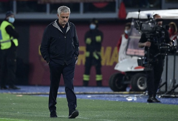 AS Roma 1-2 AC Milan: Mourinho bất lực trước Ibra - Ảnh 4.