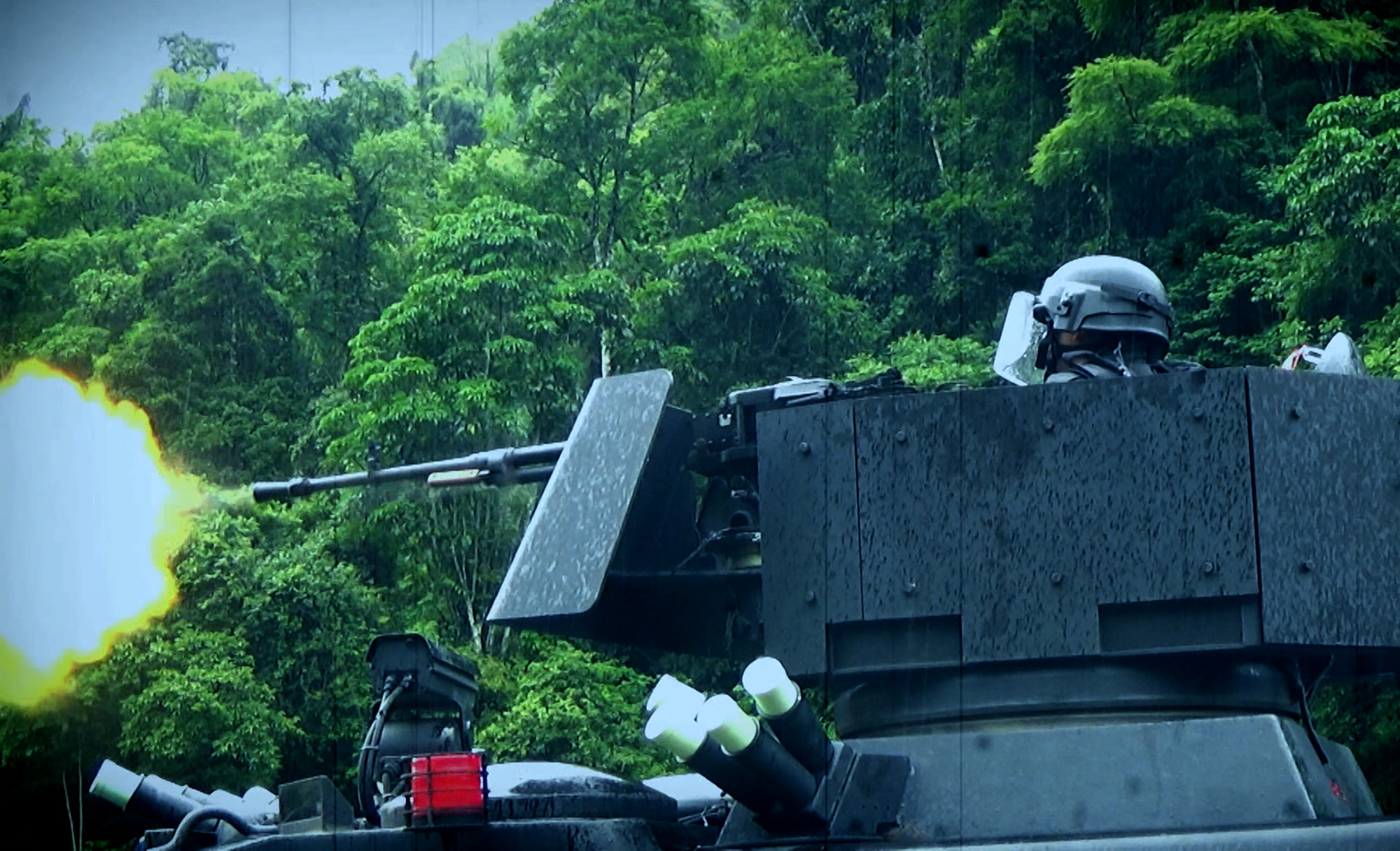 Những lực lượng CSCĐ đặc nhiệm tấn công thần tốc ở Việt Nam khiến tội phạm bạt vía - Ảnh 11.