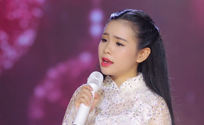Cuộc sống tuổi 24 của ca sĩ từng khiến Phi Nhung phải phá lệ nhận làm con nuôi - Ảnh 1. Cuộc sống tuổi 24 của ca sĩ từng khiến Phi Nhung phải phá lệ nhận làm con nuôi - Ảnh 1.
