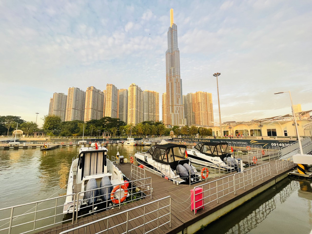 Chán xe sang, đại gia Sài Gòn “đổi gió” sang chơi ca nô - Ảnh 1. Chán xe sang, đại gia Sài Gòn “đổi gió” sang chơi ca nô - Ảnh 1.