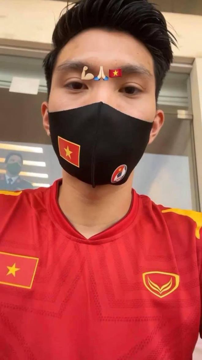 Đoàn Văn Hậu và bạn gái đến sân Mỹ Đình từ sớm trong trận Việt Nam gặp Nhật Bản, trên MXH cũng náo nhiệt chẳng kém! - Ảnh 2. Đoàn Văn Hậu và bạn gái đến sân Mỹ Đình từ sớm trong trận Việt Nam gặp Nhật Bản, trên MXH cũng náo nhiệt chẳng kém! - Ảnh 2.