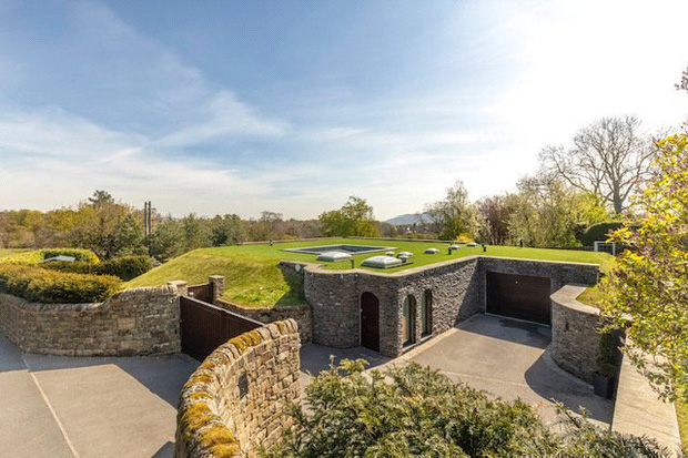 Căn nhà ở vùng quê rao bán giá hơn 36 tỷ đồng bị dân tình bĩu môi cười nhạo, đến khi vào trong nhìn mới ước giá có tiền để mua - Ảnh 1. Căn nhà ở vùng quê rao bán giá hơn 36 tỷ đồng bị dân tình bĩu môi cười nhạo, đến khi vào trong nhìn mới ước giá có tiền để mua - Ảnh 1.