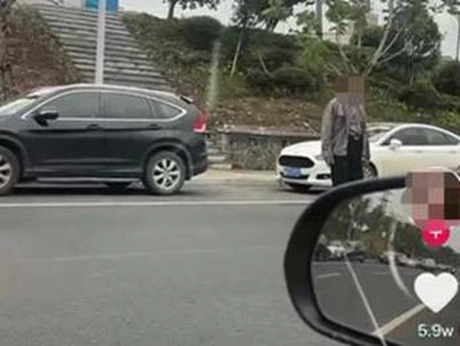 Bỗng dưng thành nam chính trong ảnh của gái lạ, người đàn ông khốn đốn vì vợ con đòi từ mặt - Ảnh 2.