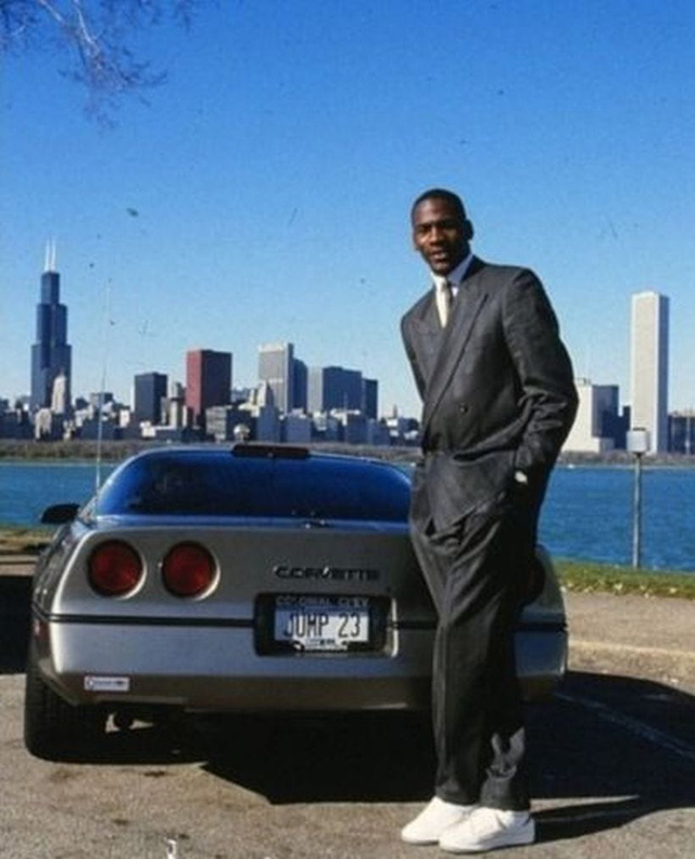 Sở hữu dàn xe hàng triệu USD, huyền thoại bóng rổ Michael Jordan vẫn phải tậu Toyota Land Cruiser để đi chơi thể thao - Ảnh 7.