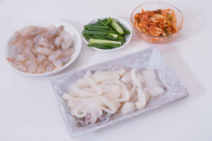 Trời lạnh học ngay cách làm bánh kim chi kiểu Hàn - Ảnh 2.