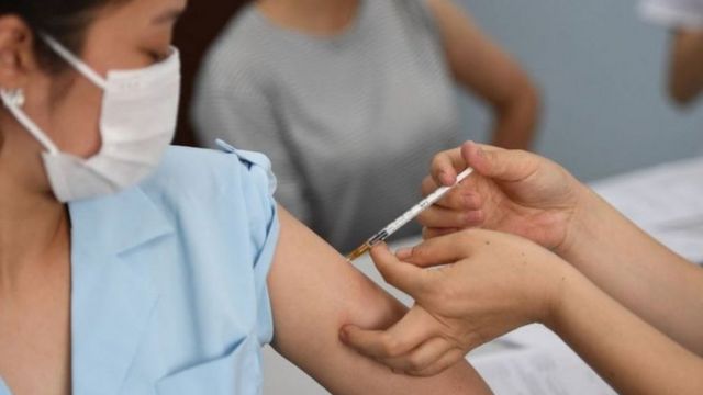 Thêm bằng chứng cho thấy vaccine phòng COVID-19 an toàn cho bệnh nhân ung thư - Ảnh 1.