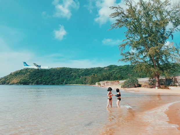 Nơi máy bay lượn sát đầu người ở Việt Nam: Ngước mắt lên là con chim sắt khổng lồ, nhìn sợ nhưng cũng rất thú vị - Ảnh 1.