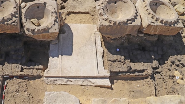 Sửng sốt với phát hiện ngôi đền mặt trời 4.500 năm tuổi ở Ai Cập - Ảnh 1.