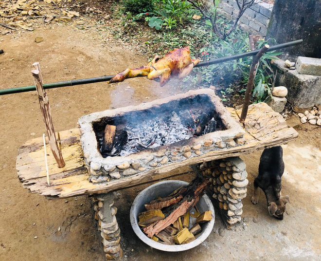 Chán chê mẫu bếp sang chảnh hiện đại, gu của dân mạng bây giờ là bếp tự thiết kế từ sỏi đất và gốm cơ - Ảnh 9.