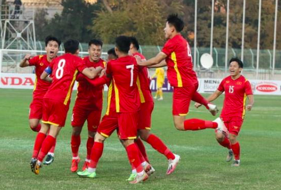 U23 Việt Nam thắng nhưng NHM Đông Nam Á nhận xét cực lạ: Ngừng chơi xấu đi - Ảnh 1.