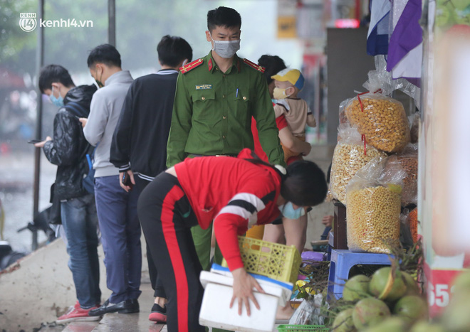 Hà Nội: F1 chuyển thành F0, thần tốc truy vết những người liên quan tại KĐT Kim Văn Kim Lũ - Ảnh 10.