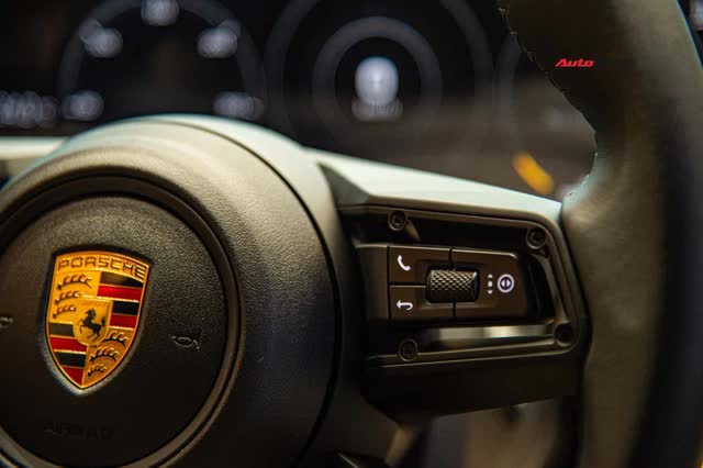 Điểm danh tính năng trên Porsche Taycan tiêu chuẩn vừa về nước: Tính vội cũng mua được Camry, option mặn nhất ngang giá Kia Morning - Ảnh 16.