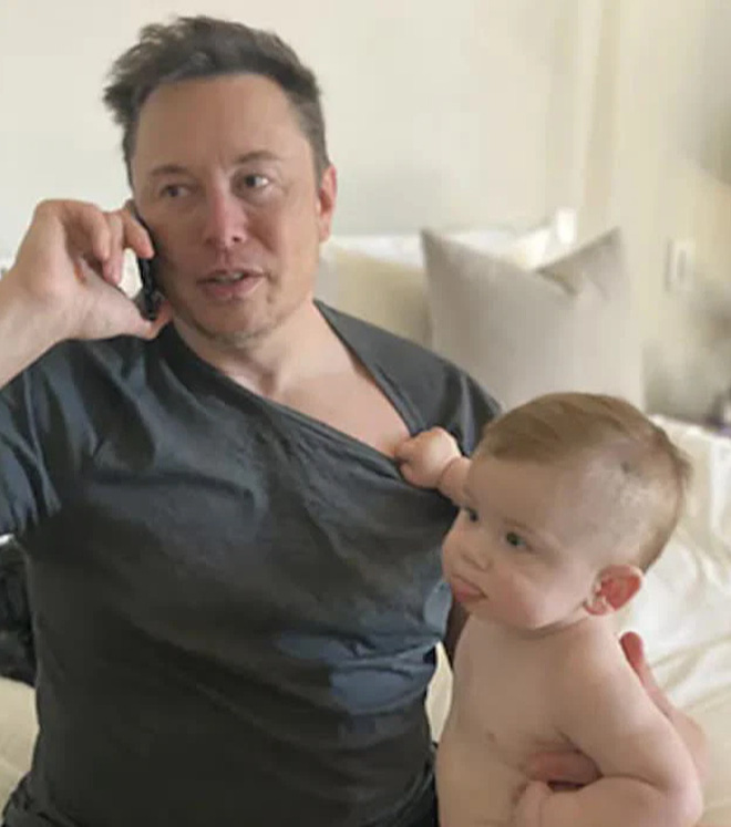 Video “phá đám” bố họp online của con trai tỷ phú Elon Musk gây bão toàn mạng, xuất hiện vài phút mà làm lịm tim vì quá dễ thương - Ảnh 7.