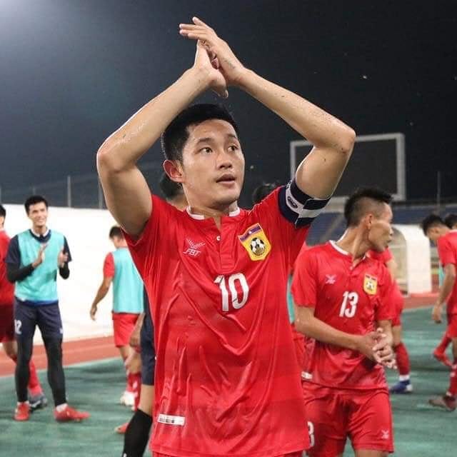 Tiền vệ đội tuyển Lào: Tuyển Việt Nam mạnh nhất bảng B AFF Cup 2020 - Ảnh 1.