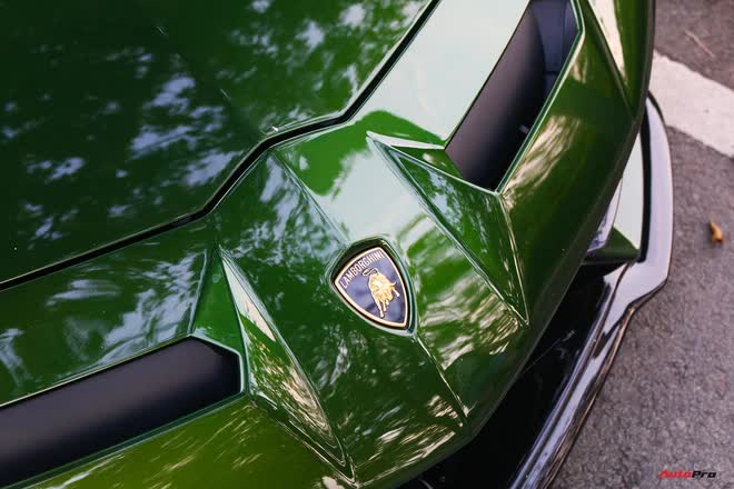 Lamborghini Aventador SVJ của CEO Pharmacity được độ thêm chi tiết nhận diện đặc trưng, chi phí chỉ bằng 1/10 so với option chính hãng - Ảnh 9.