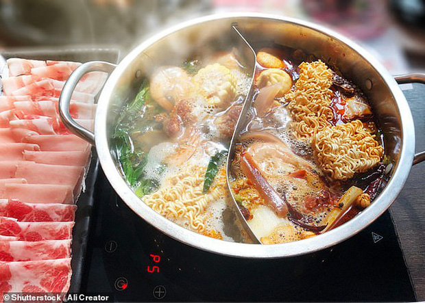 Những kiểu ăn lẩu cực kỳ độc hại mà 90% các gia đình Việt đều đang mắc phải, khiến dạ dày và thực quản bị tổn thương nghiêm trọng - Ảnh 2.