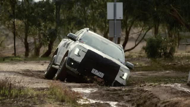 Ford Ranger 2022 bản thường có khả năng off-road tiệm cận ông vua địa hình Ranger Raptor - Ảnh 8.