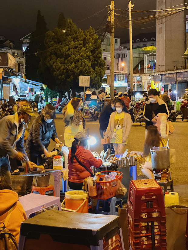 Thực hư chuyện Đà Lạt vắng teo, quán xá - khách sạn đóng cửa hết: Hai khoảnh khắc này sẽ giải đáp phần nào - Ảnh 9.