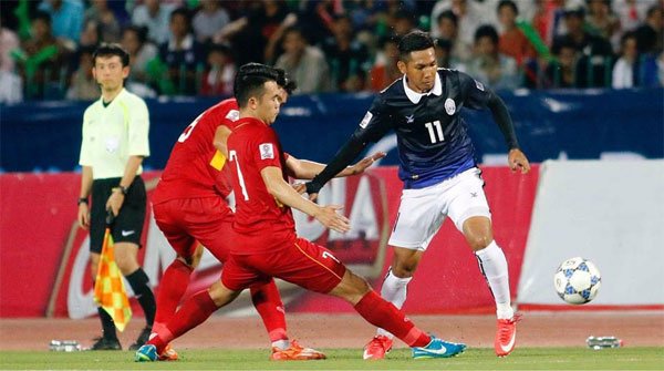 Ngòi nổ xếp trên Công Phượng sẵn sàng, Campuchia sẽ tạo ra cú sốc lớn nhất AFF Cup? - Ảnh 1. Ngòi nổ xếp trên Công Phượng sẵn sàng, Campuchia sẽ tạo ra cú sốc lớn nhất AFF Cup? - Ảnh 1.