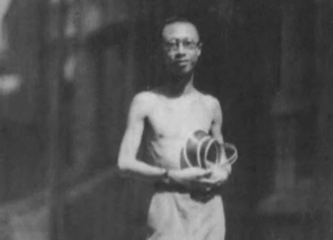 Đàng hoàng là hoàng đế, Phổ Nghi lại giành rồi ăn ngấu nghiến đồ ăn cho cá - Vì sao vậy? - Ảnh 2. Đàng hoàng là hoàng đế, Phổ Nghi lại giành rồi ăn ngấu nghiến đồ ăn cho cá - Vì sao vậy? - Ảnh 2.