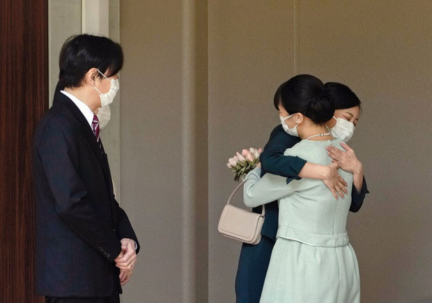 Cha đẻ cựu Công chúa Nhật công khai thừa nhận ép con gái không được làm đám cưới, thẳng mặt lên tiếng chỉ trích chàng rể thường dân - Ảnh 2.