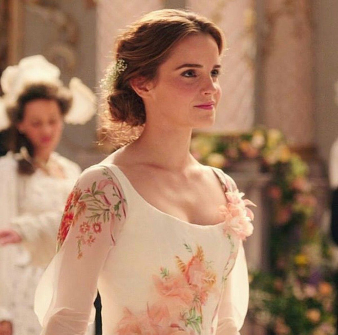 Nhan sắc dàn công chúa Disney: Emma Watson visual trồi sụt như tàu lượn, Elle Fanning và “Lọ Lem” Lily ngoài đời lại hở bạo ngộp thở - Ảnh 3.