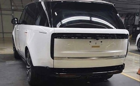 Đèn hậu của Range Rover 2022 có bản độ đầu tiên, người dùng thay đổi đồ họa OLED - Ảnh 1.