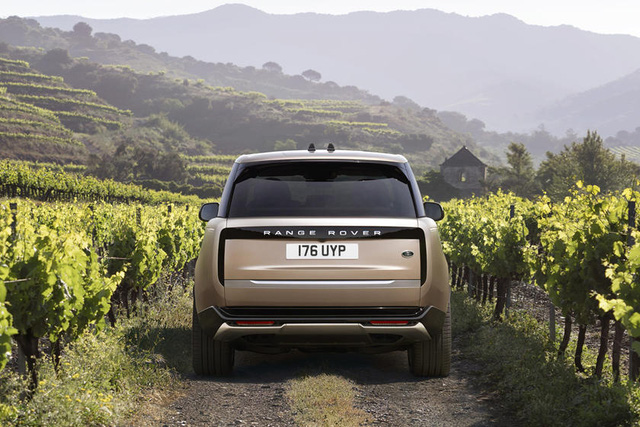 Đèn hậu của Range Rover 2022 có bản độ đầu tiên, người dùng thay đổi đồ họa OLED - Ảnh 2.