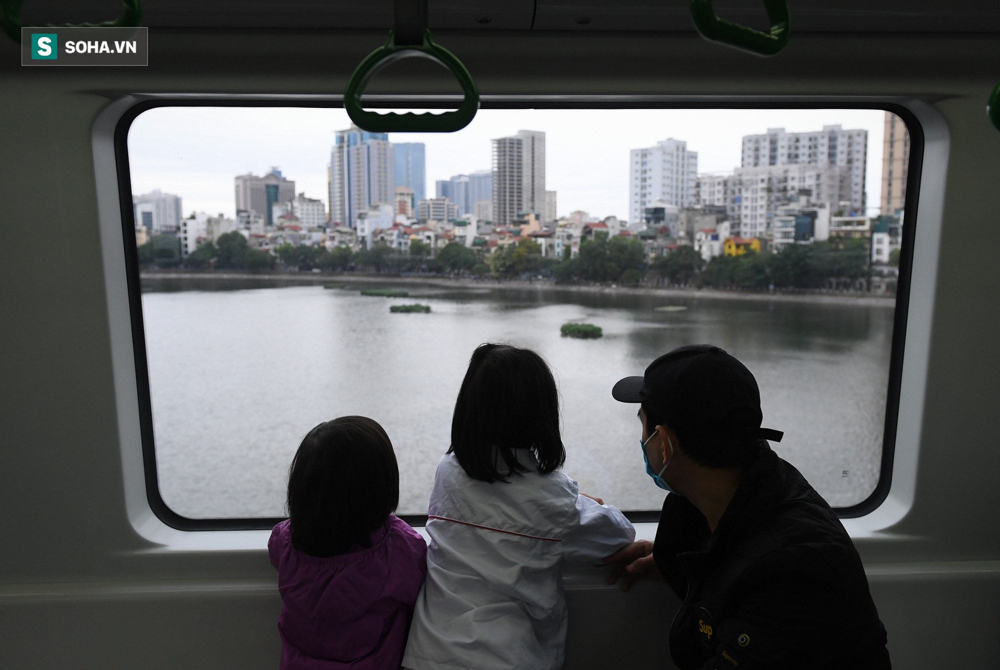 Hành khách tàu Cát Linh - Hà Đông: Ngồi tàu sướng quá, hết cảnh tắc đường rồi - Ảnh 7.