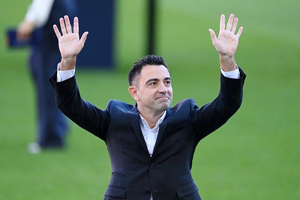 CHÙM ẢNH: Buổi ra mắt đặc biệt của Xavi - Ảnh 4.