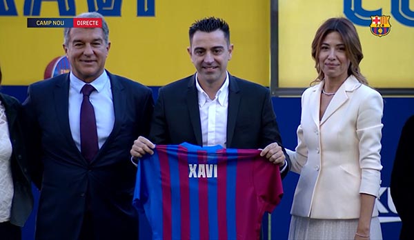 CHÙM ẢNH: Buổi ra mắt đặc biệt của Xavi - Ảnh 6.